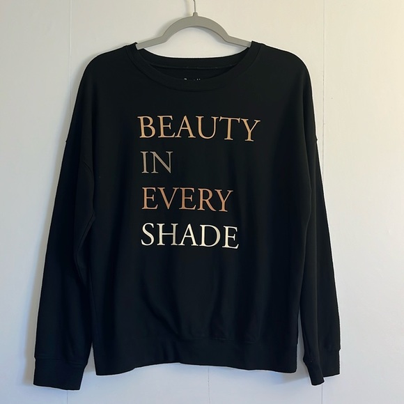 Zoe + Liv Beauty In Every Shade Graphic Sweatshirt Size S Black Fleece - Picture 1 of 6